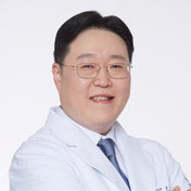 Dr Chen, specialistläkare i kardiologi